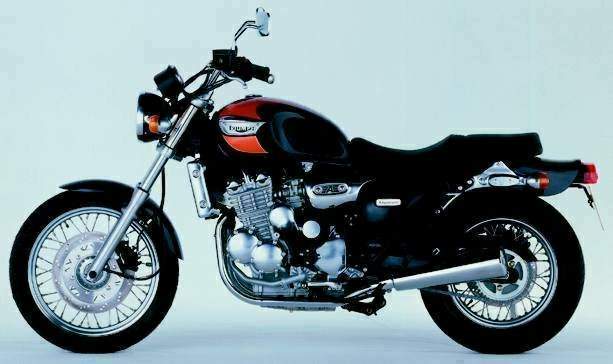 Triumph Adventure 900 96  2.jpg